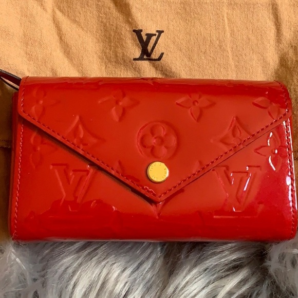Louis Vuitton Handbags - Louis Vuitton Monogram Pochette Lucie